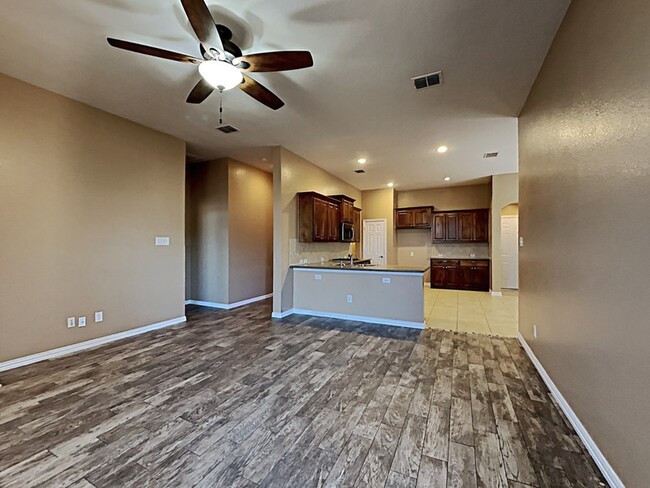 Building Photo - 4613 Lance Leaf Dr