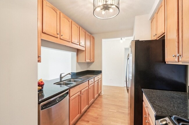 Building Photo - 1160 S Michigan Ave