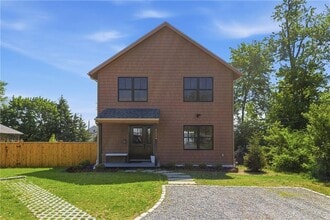 Building Photo - 1124 Narragansett Blvd