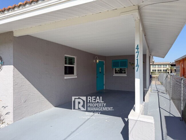 Building Photo - 4717 Floramar Terrace