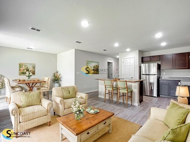 Building Photo - 61 Rose Dr