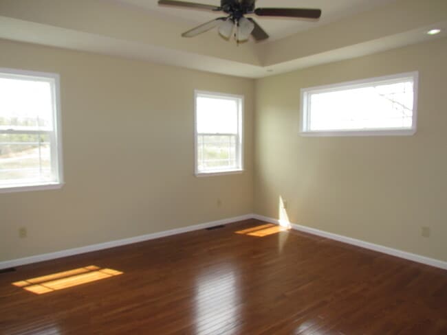 Building Photo - Available 6/14