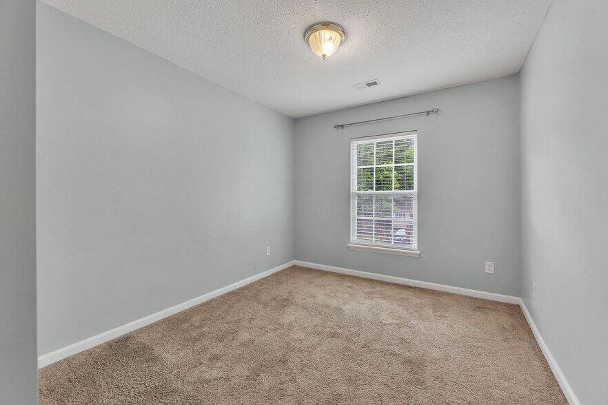 Bedroom 1 - 3349 Tarleton W