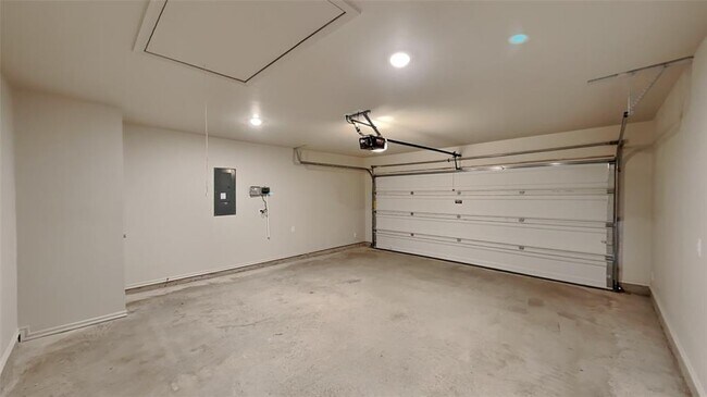 Building Photo - 9121 NW 127th St