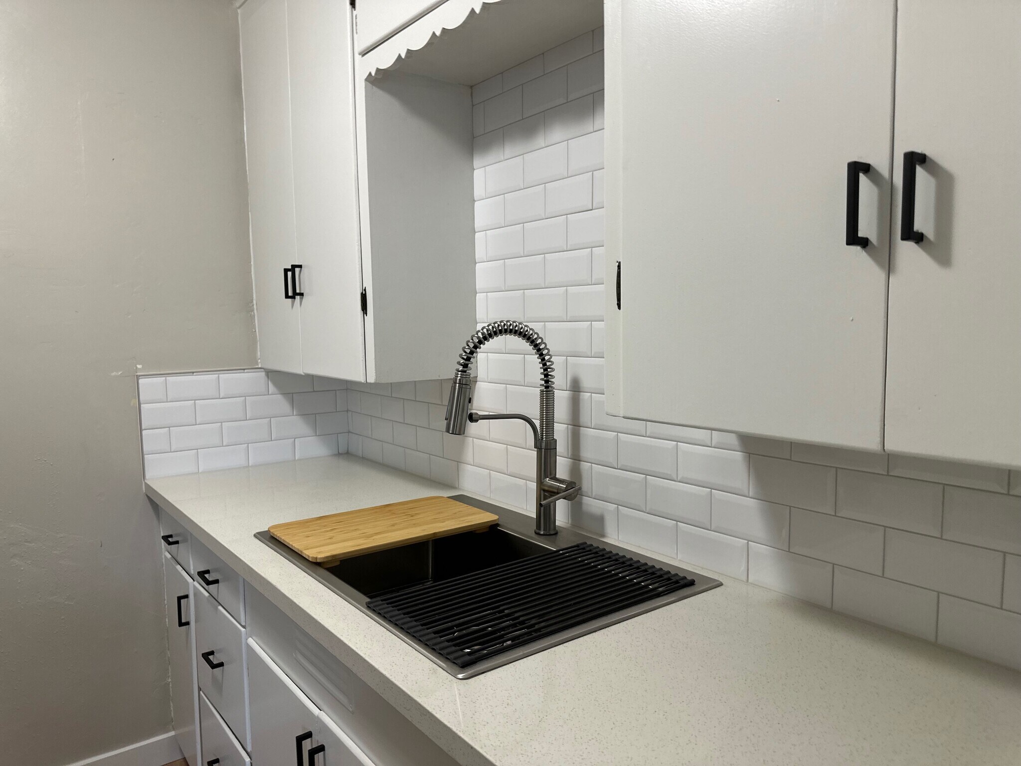 Building Photo - 8311 Bridgeport Way SW