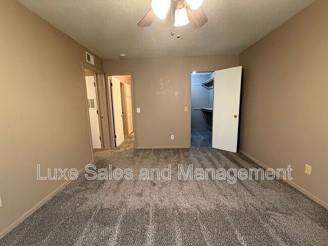 Building Photo - 3200 W Britton Rd