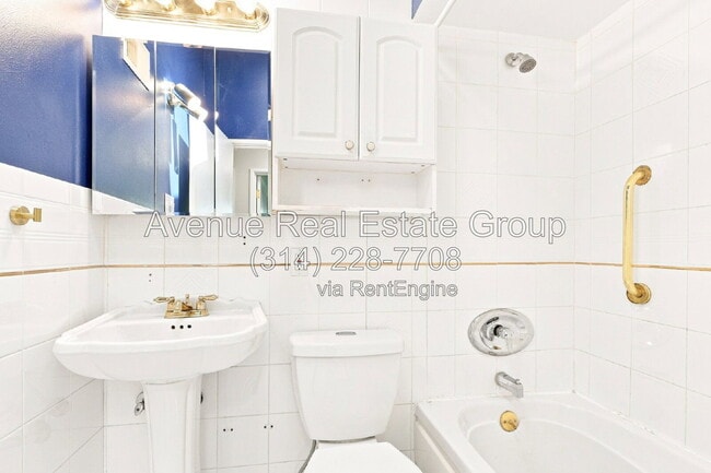 Building Photo - 9534 Grandview Dr