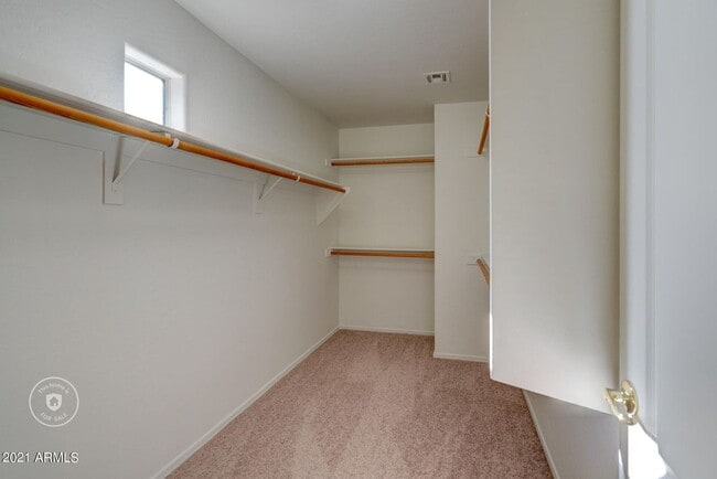 Building Photo - Gorgeous 4 Bed 3 Bath 3 Car home in Peoria with community Pool