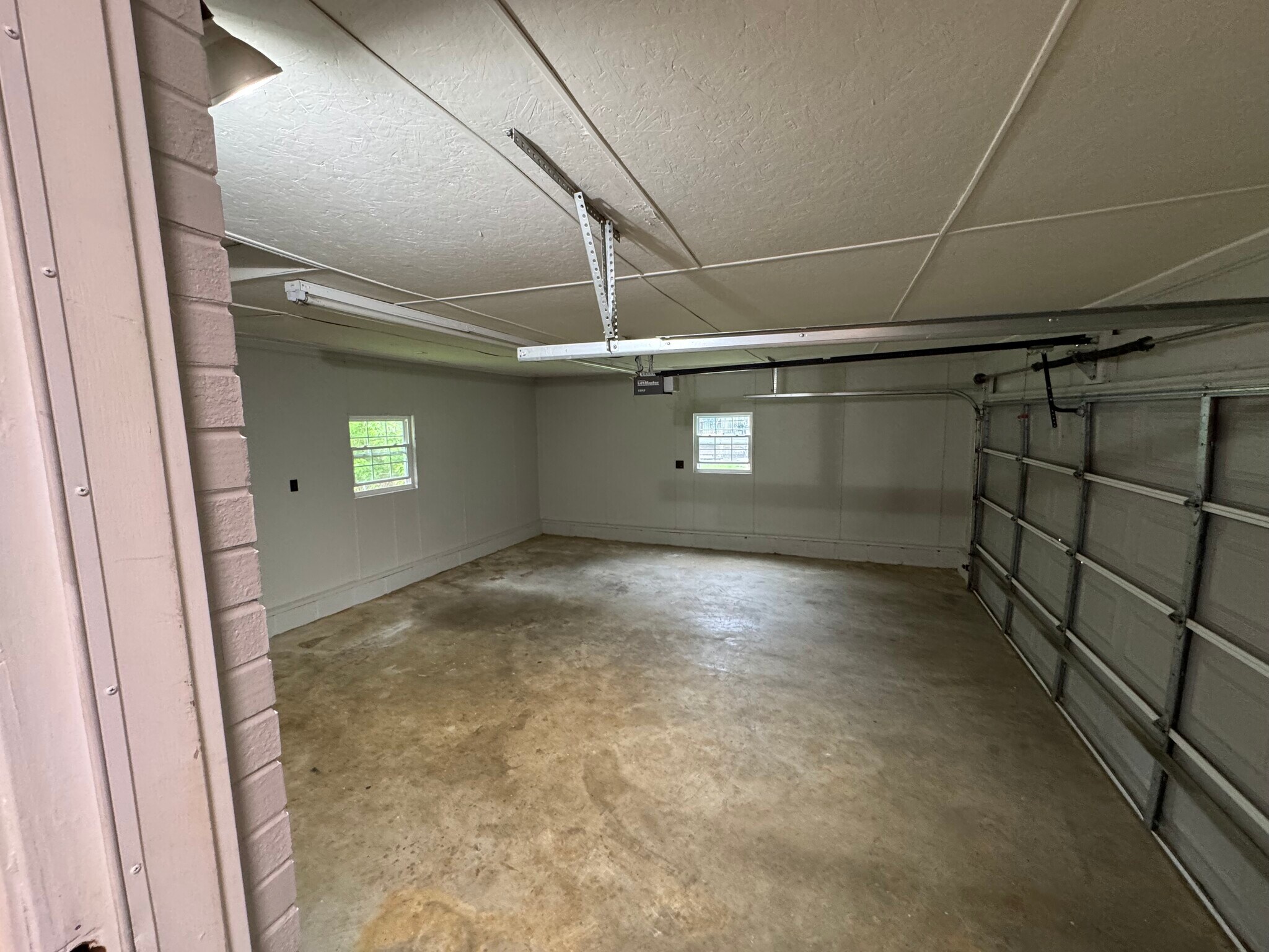 Building Photo - 19 Elk Dr