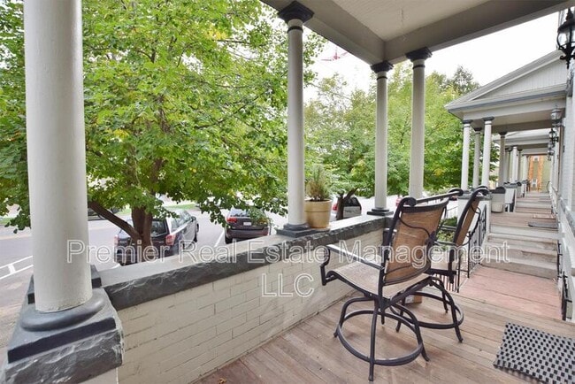 Building Photo - 335 E 7th Ave