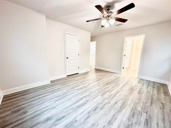 Building Photo - 8630 Meadow Flower Ln