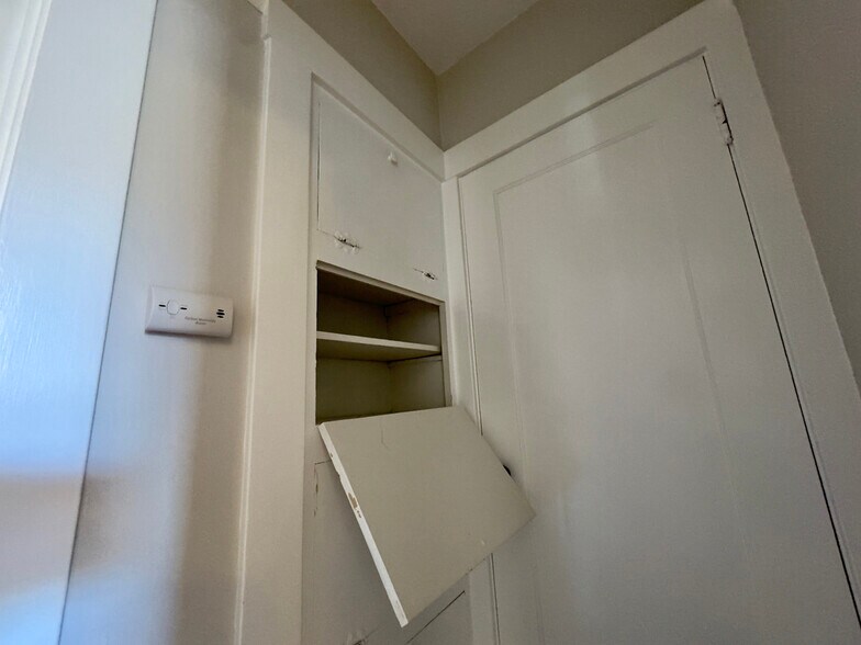 Building Photo - 2309 Derby St