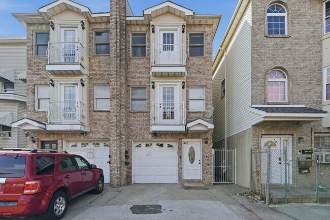 Building Photo - 499 Ocean Ave