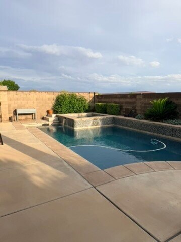 Building Photo - 2540 E Desert Cliff Dr