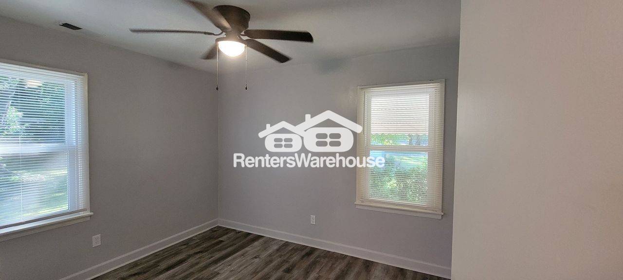 Building Photo - 2842 Marco Dr NW