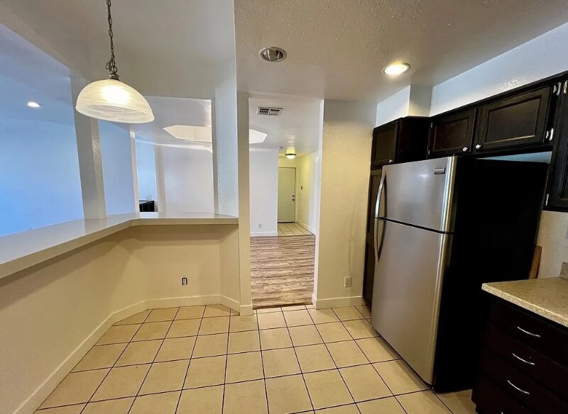 Building Photo - 5420 Sylmar Ave