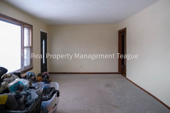 Building Photo - Charming 3 bedrooms in Rensselaer