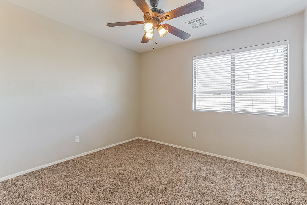 Building Photo - 1465 E Daniella Dr