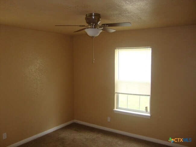 Building Photo - 1813 Fairview Dr