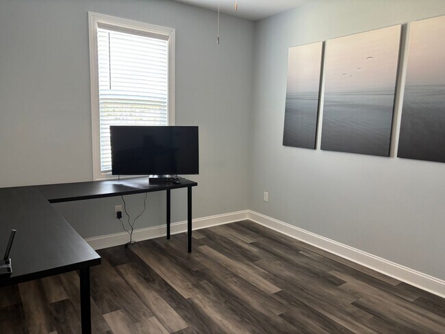 Building Photo - New home in Pine Knoll Shores
