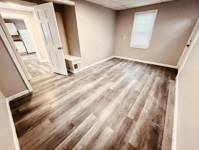 Building Photo - 6 Grove St