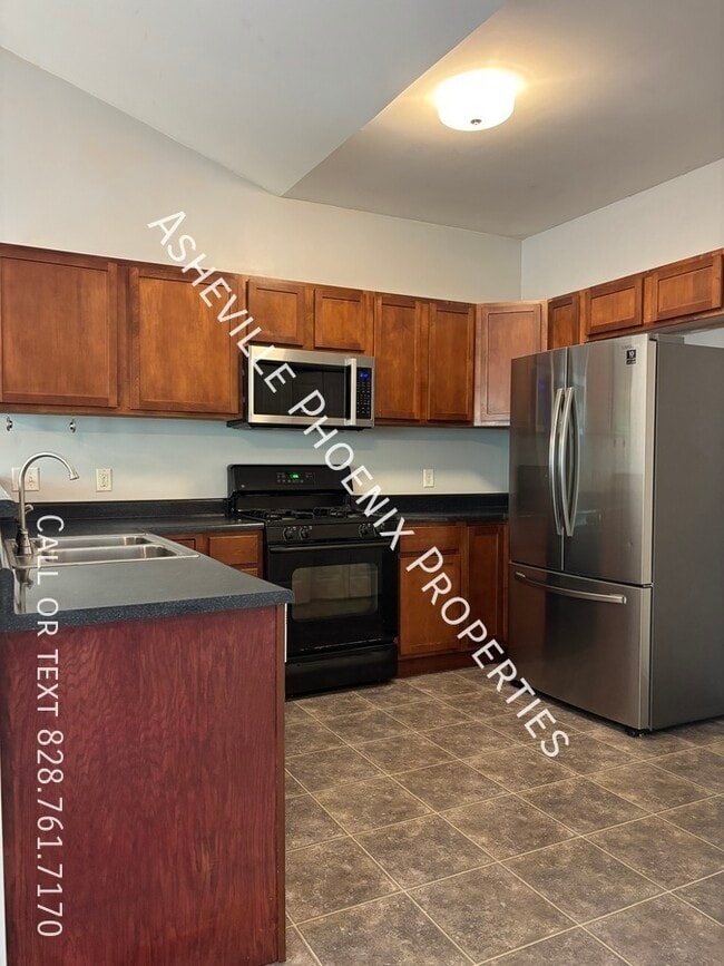 Building Photo - 52 Woodcreek Cir