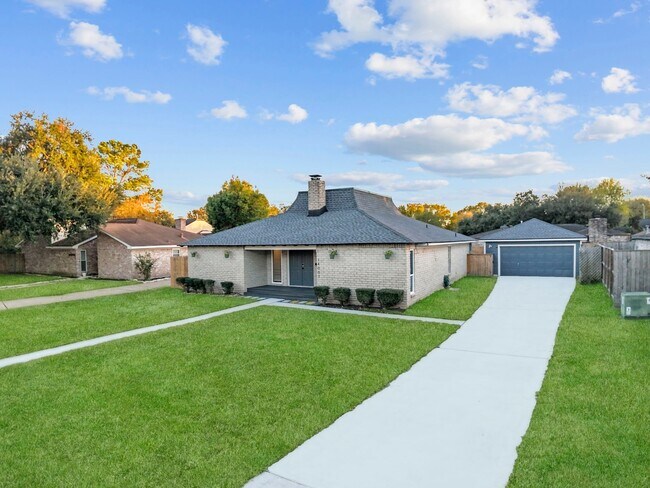 Building Photo - 14007 Overbrook Ln