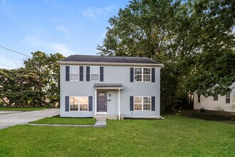 Building Photo - Great 3 Bedroom Home in Elsmere, KY!