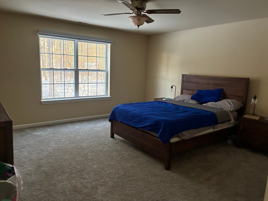 Building Photo - 112 Willow St