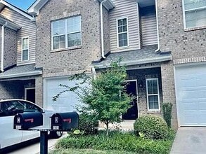 Building Photo - 1915 Fleming Rd