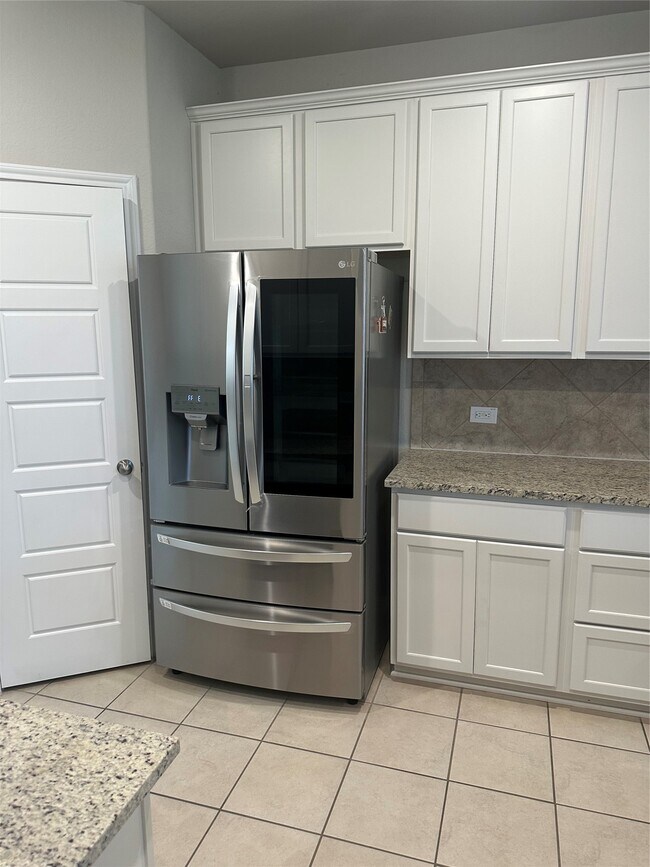 Building Photo - 1617 Darwin Cedar Dr