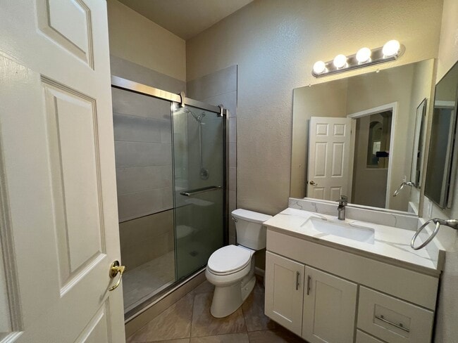 Building Photo - 4-bedroom single story located in Sylvan S...