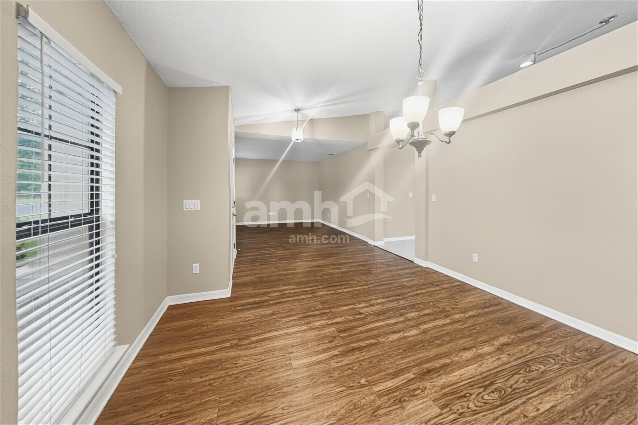 Building Photo - 376 John's Creek Pkwy
