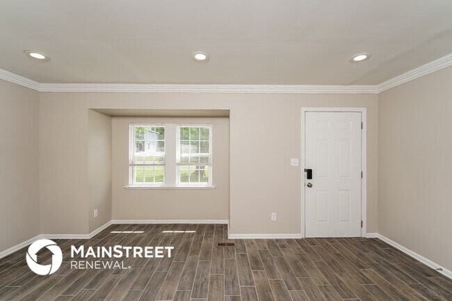 Building Photo - 5240 Jean Dr