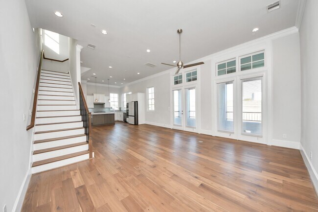 Building Photo - 826 Cage St