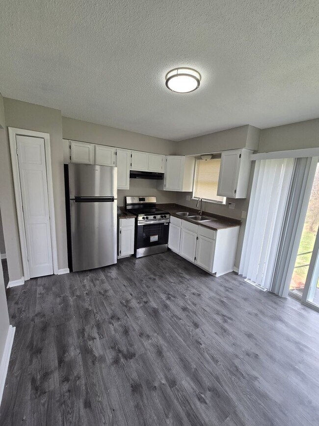 Building Photo - 1408 N 63rd Terrace