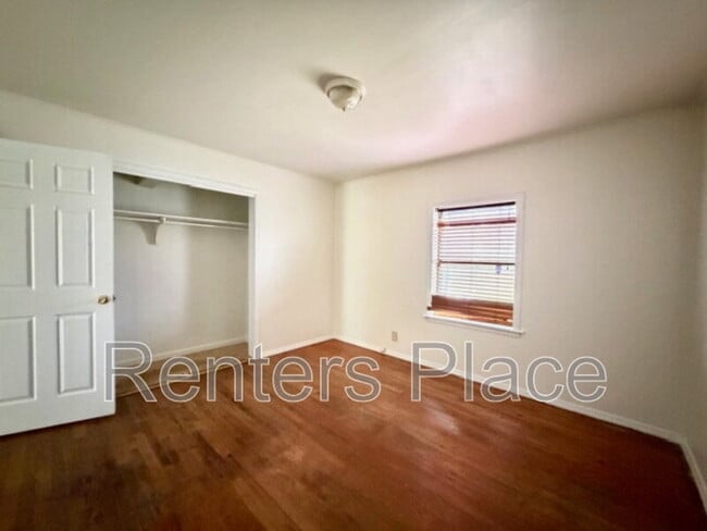 Building Photo - 3548 E King Pl