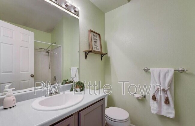 Building Photo - 16681 Martingale Dr