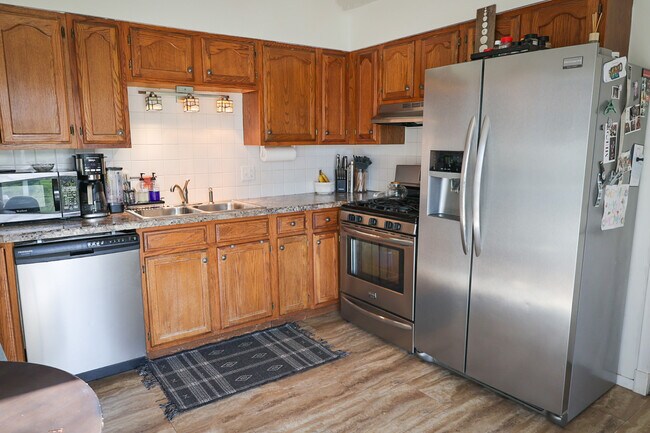 Building Photo - 1523 N Hershey Rd