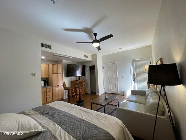 Building Photo - 16545 E Gunsight Dr