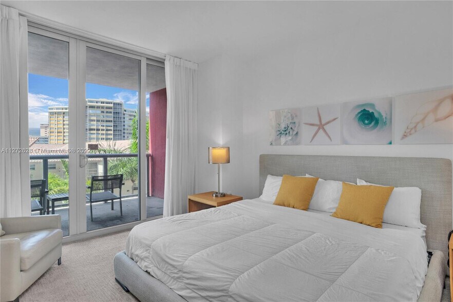 Building Photo - 2602 E Hallandale Beach Blvd