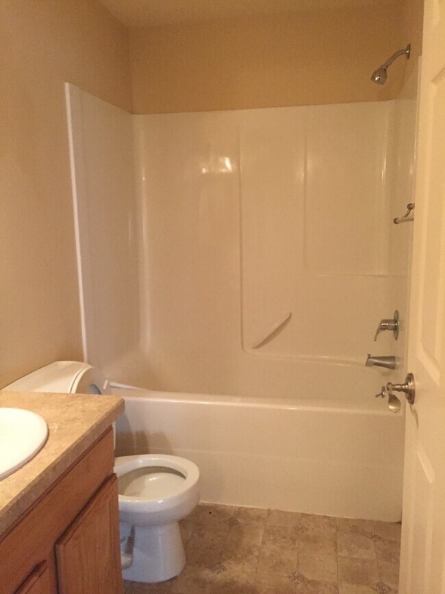 Building Photo - 642 Antelope Cir