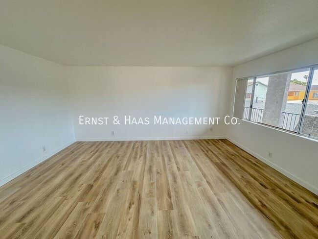 Building Photo - 1080 St Louis Ave