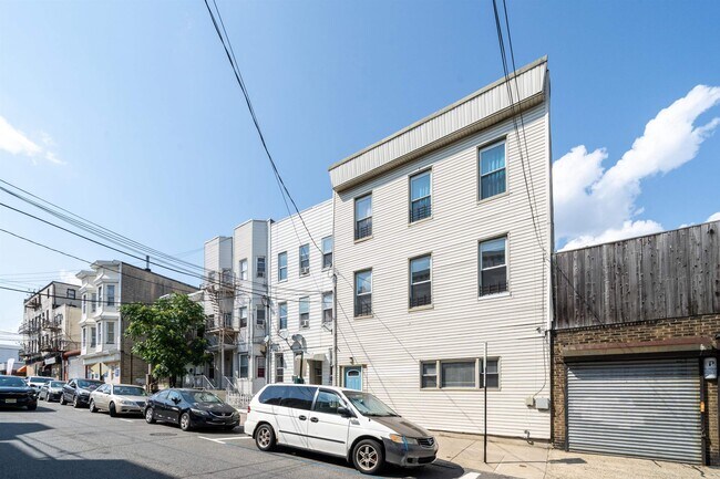 Building Photo - 408 Monastery Pl