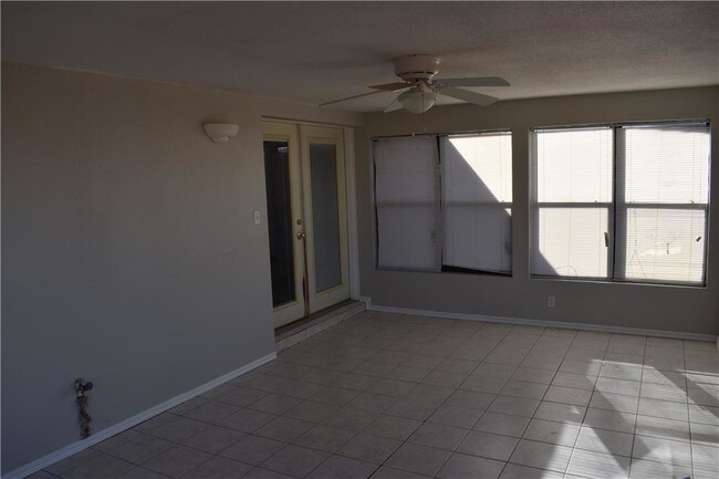 Building Photo - 1505 N Indian Meridian Rd