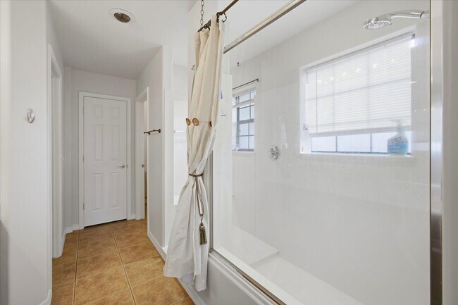 Building Photo - 2330 W Gambel's Ridge Dr