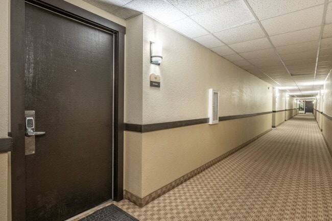 Building Photo - 3253 Meridian Blvd