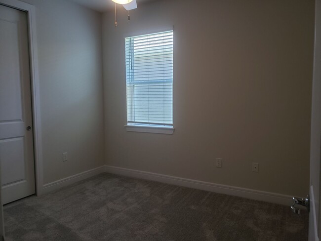 Building Photo - Beautiful Ridgeview Home