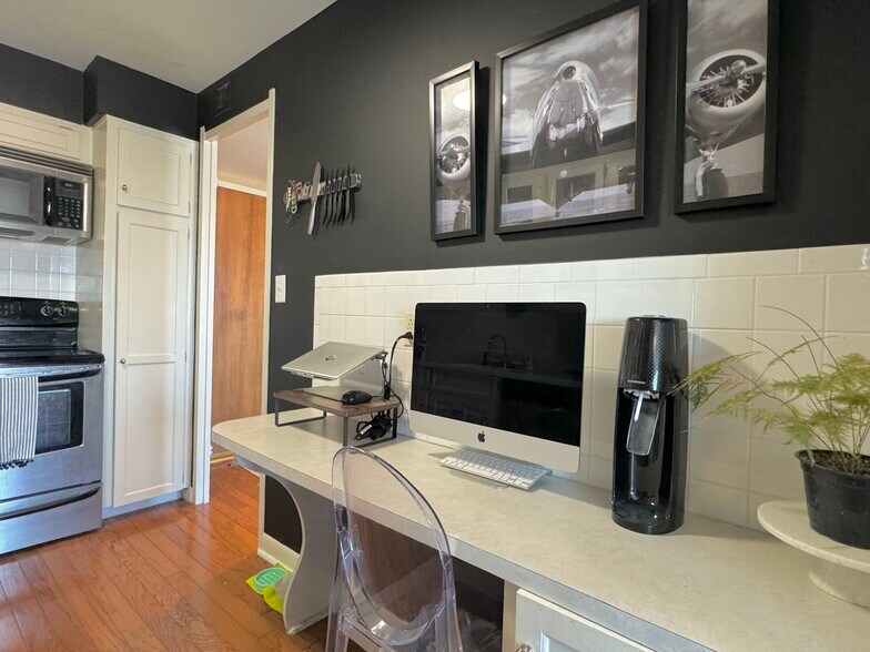 Building Photo - 4545 Wornall Rd