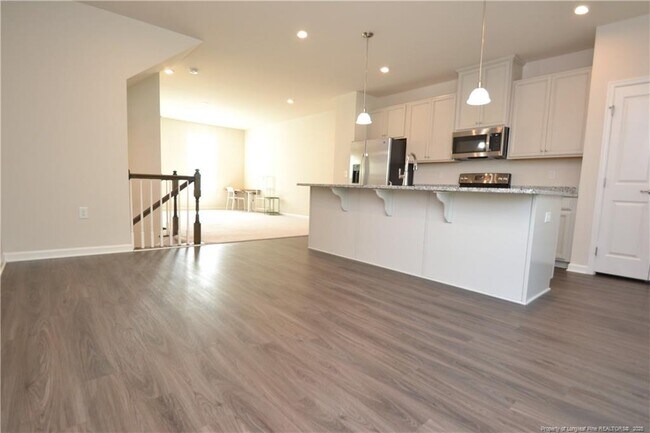 Building Photo - 1006 Romeria Dr